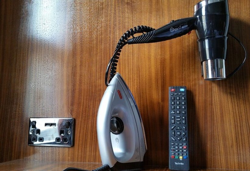 标准单人间, Chester