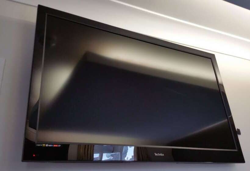 标准单人间, Chester