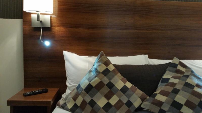 四人标准间, Chester