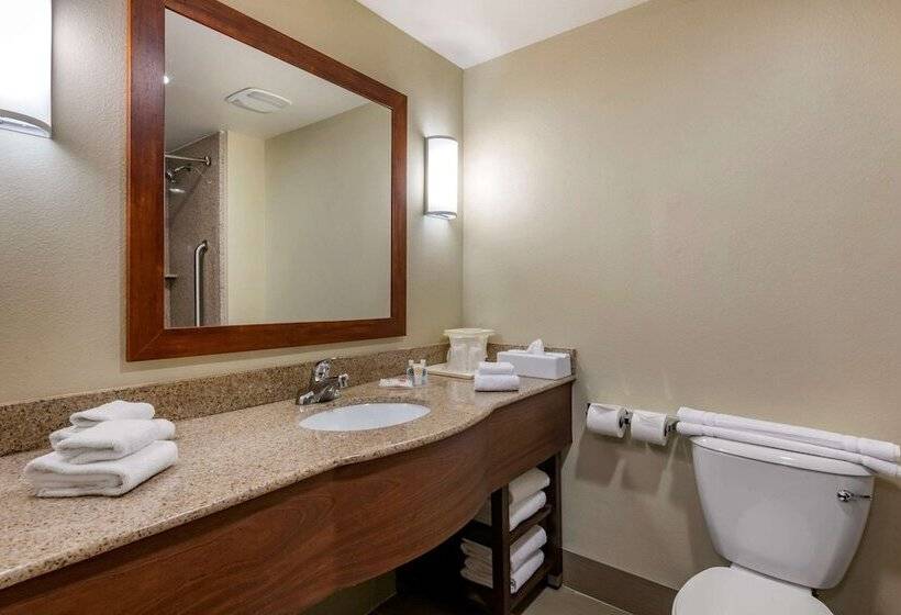 جناح, Comfort Suites Orlando Airport