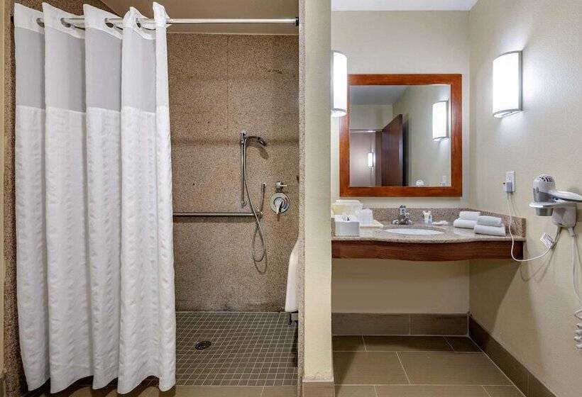جناح, Comfort Suites Orlando Airport