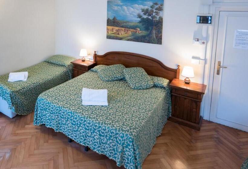 اتاق استاندارد سه تخته با سرویس بهداشتی مشترک, Corte Canal Venice