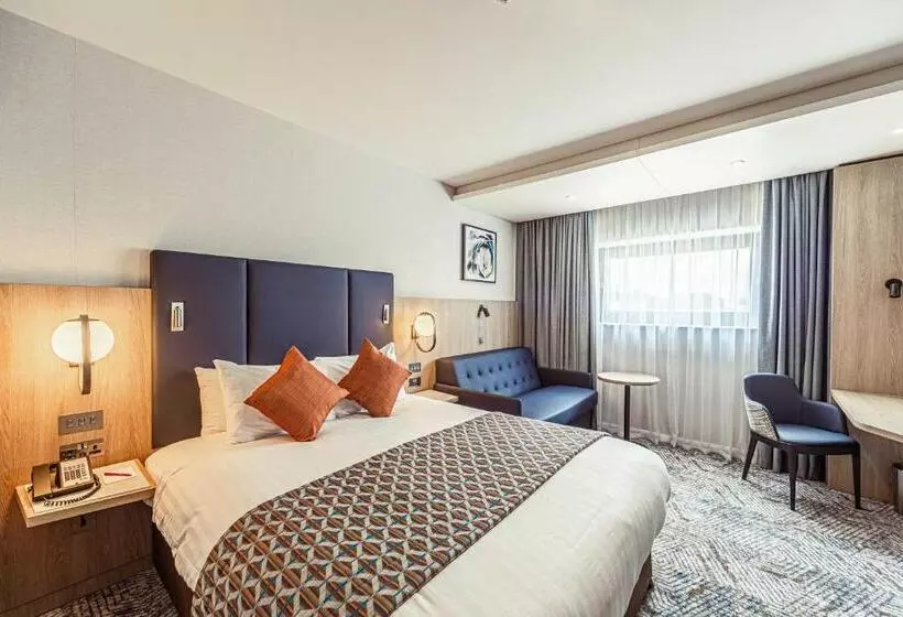 ファミリールーム, Crowne Plaza Reading East