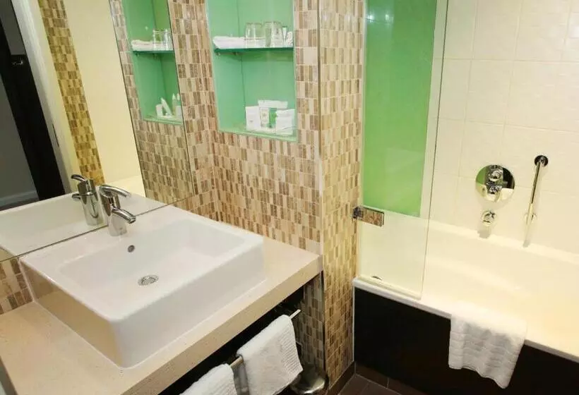 ファミリールーム, Crowne Plaza Reading East