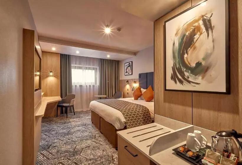 身障者適用キングサイズベッドルーム, Crowne Plaza Reading East