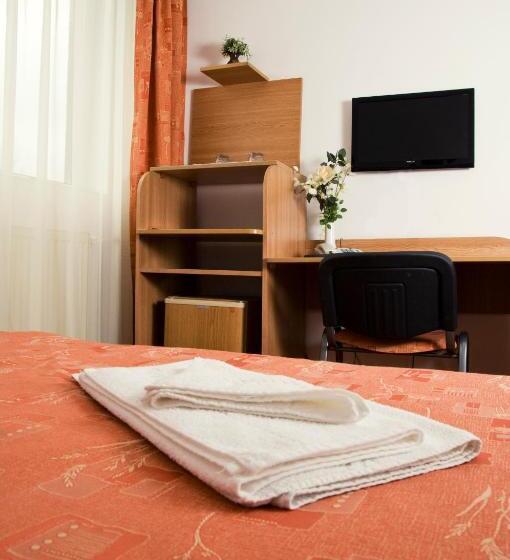 スタンダードルーム, Est