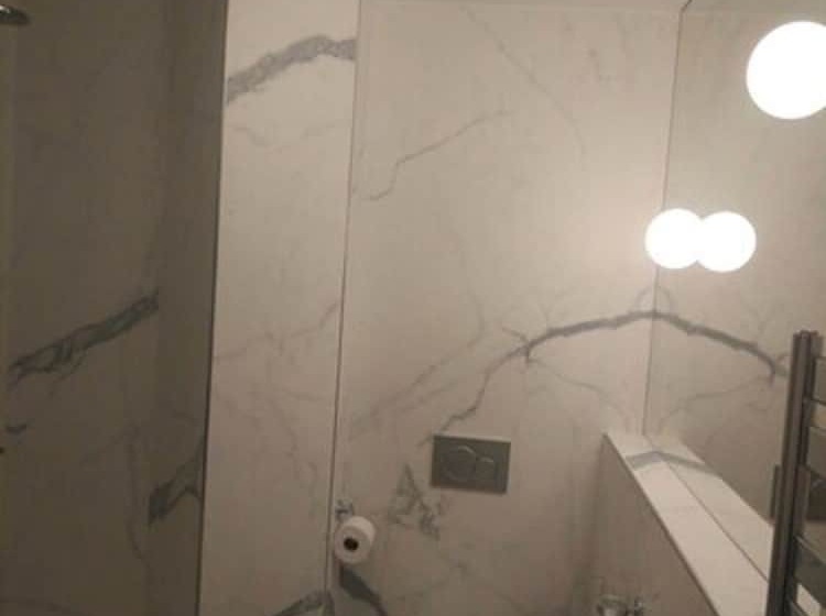 スタンダードルーム, Ferney République