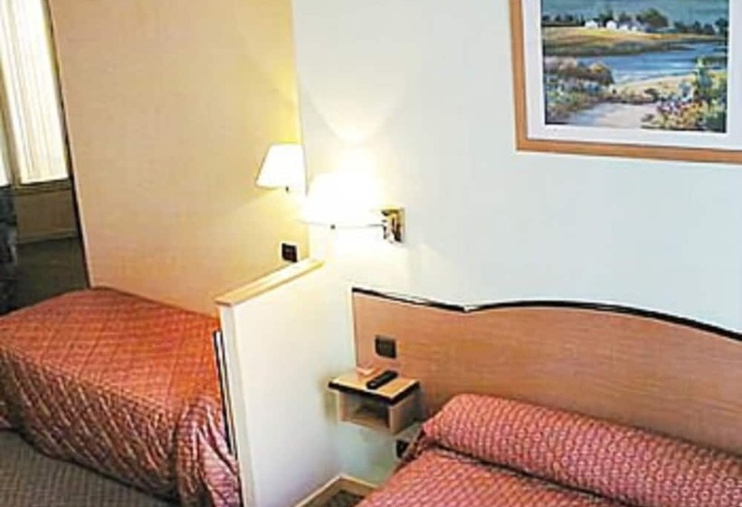 スタンダードトリプルルーム, Ferney République