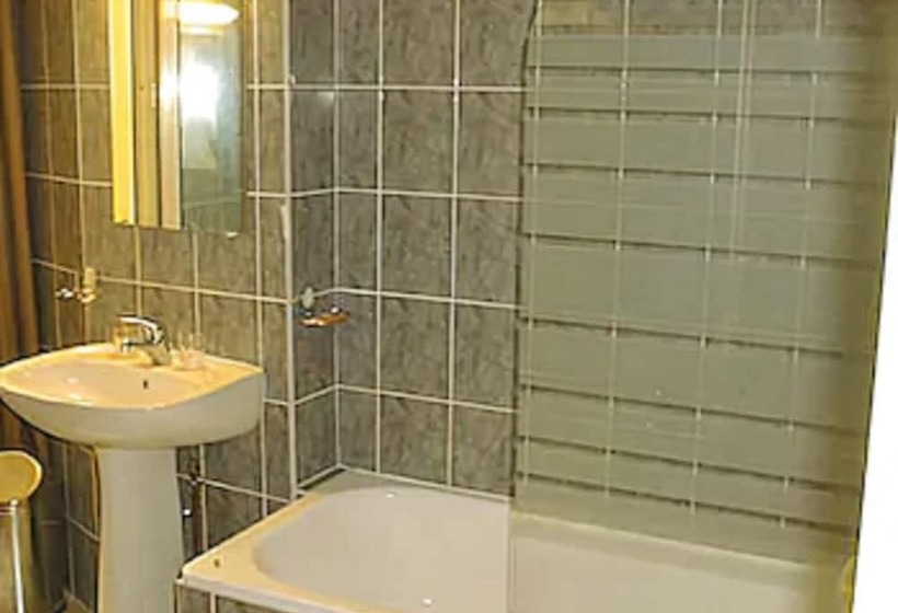 スタンダードトリプルルーム, Ferney République