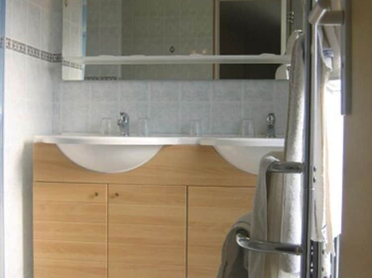 家族用アパートメント, Ferney République