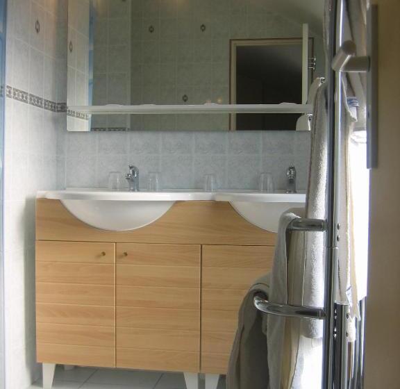 家族用アパートメント, Ferney République