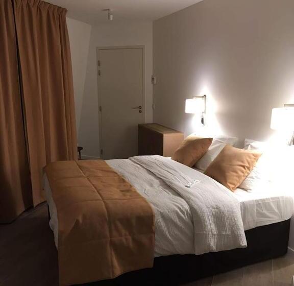 デラックスルーム, Ferney République