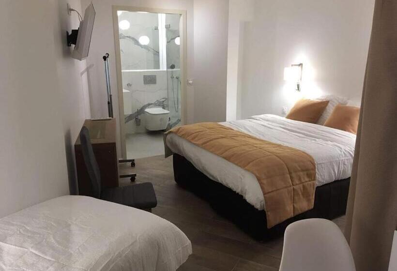 スーペリアトリプルルーム, Ferney République