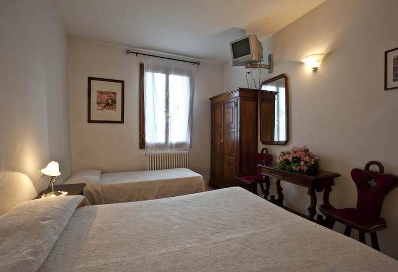 חדר סטנדרט לשלושה, Locanda Salieri