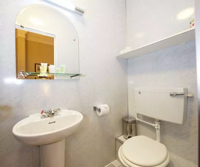 اتاق استاندارد سه نفره, Regency House