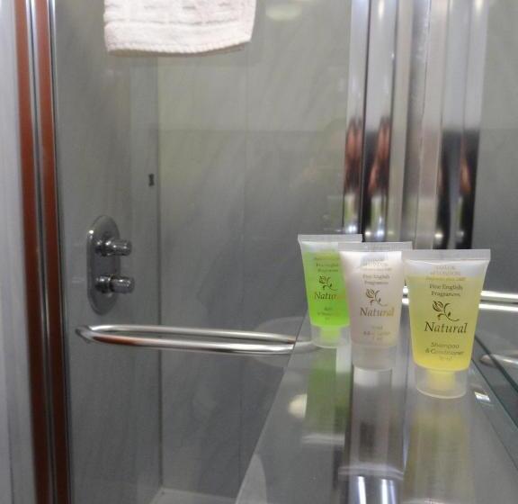 패밀리 룸, Regency House