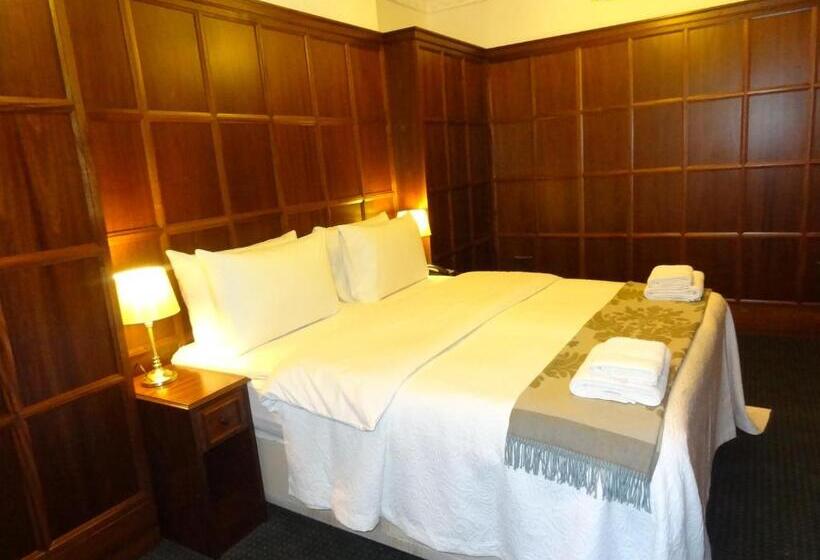 이그제큐티브 룸, Regency House