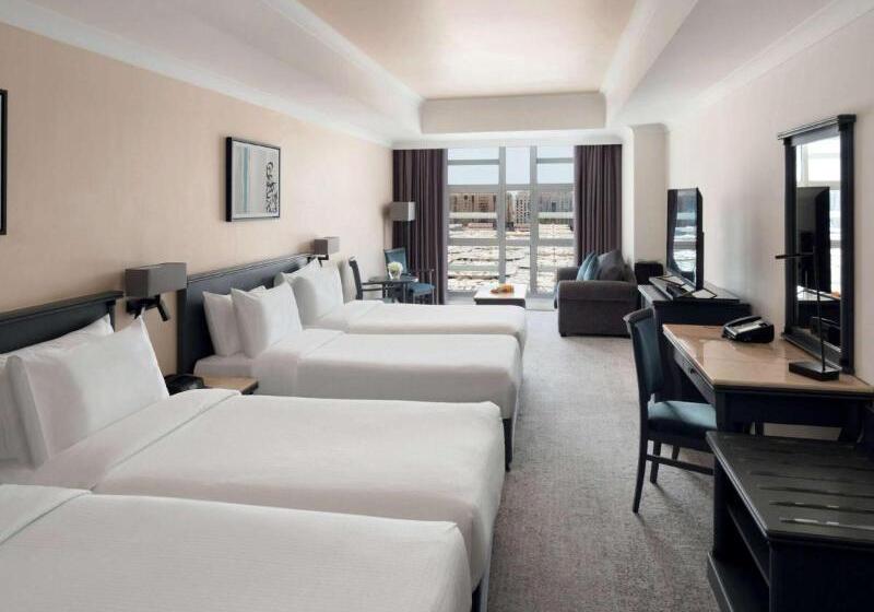 패밀리 룸, Regency House