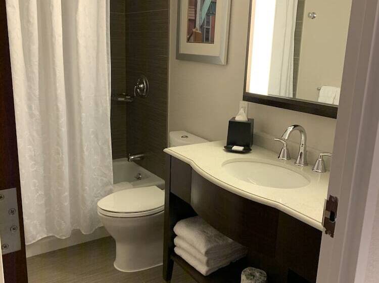 带2个双人床的标准工作室, Sheraton Brooklyn New York