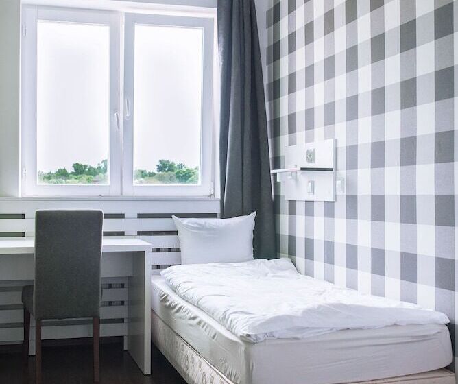 标准单人间共用浴室, Tatamka Hostel