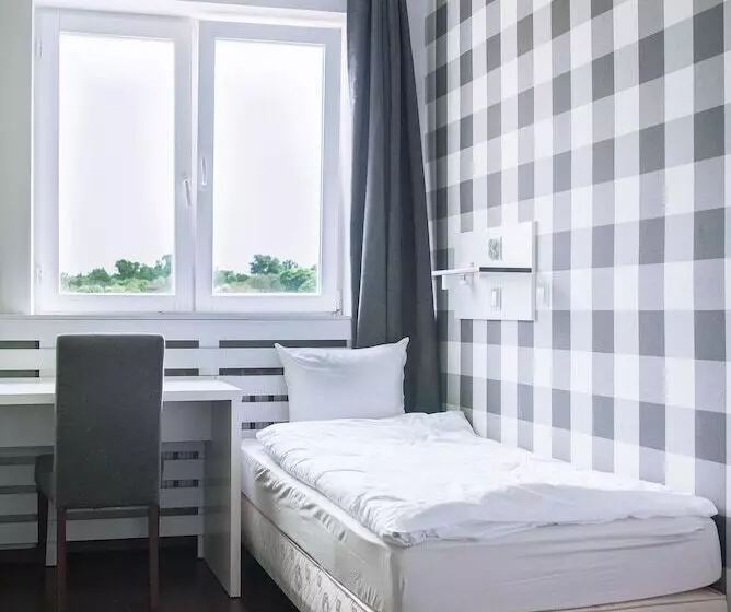 اتاق استاندارد یک تخته با سرویس بهداشتی مشترک, Tatamka Hostel