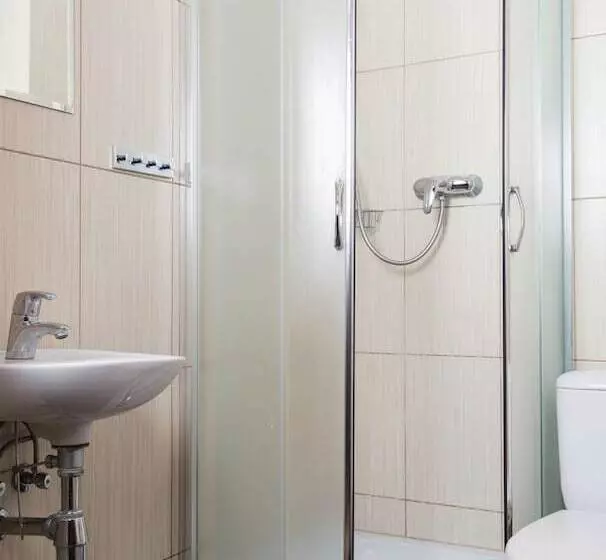 اتاق استاندارد یک نفره, Tatamka Hostel