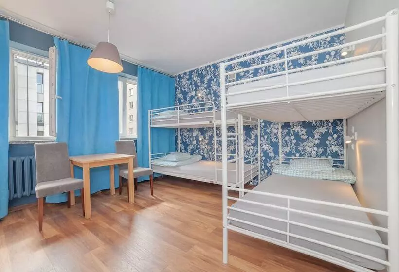اتاق استاندارد چهارنفره با سرویس بهداشتی مشترک, Tatamka Hostel