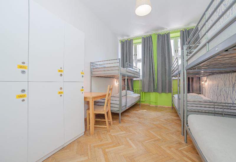 سرير فى غرفة مشتركة مزودة بحمام مشترك, Tatamka Hostel