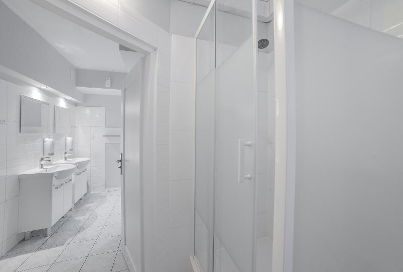 سرير فى غرفة مشتركة مزودة بحمام مشترك, Tatamka Hostel