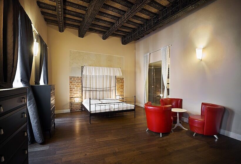 سوییت, U Tří Bubnů