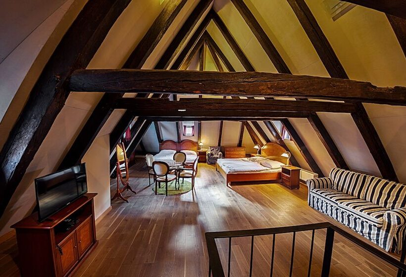 سوییت, U Tří Bubnů