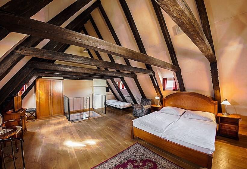 سوییت, U Tří Bubnů