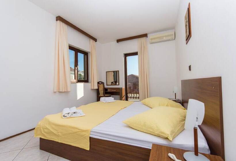 חדר סטנדרט עם מרפסת, Villa Katarina