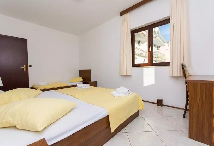 Standard Kolmen Hengen Huone Parveke, Villa Katarina