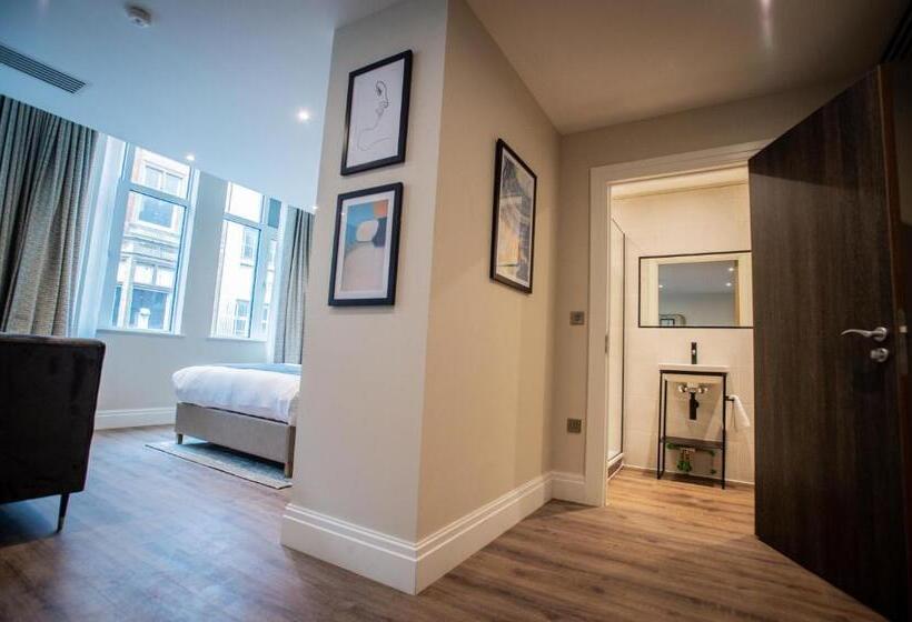 סטודיו סופריור, The Gresham Apart