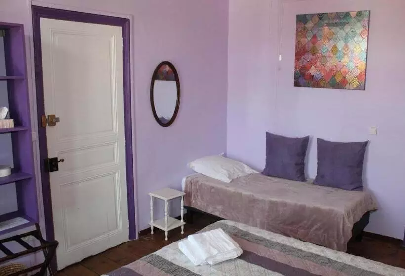 Deluxe Kolmen Hengen Huone, Maison Prades Chambre D Hotes