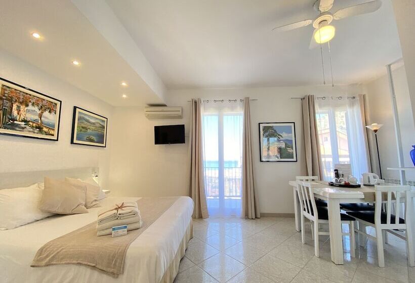 Triple Room Sea View, Ma&mi Guest House