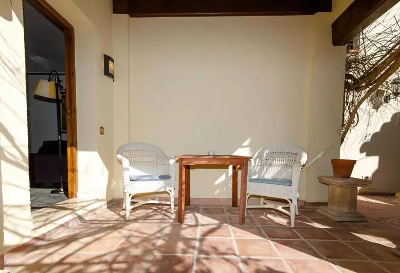 سوییت جونیور, Boutique Hotel La Madrugada