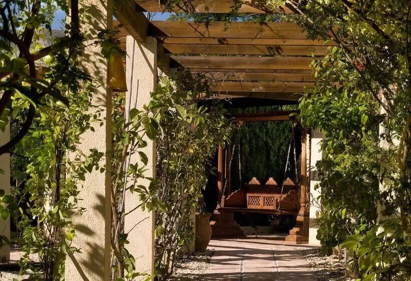 سوییت جونیور, Boutique Hotel La Madrugada