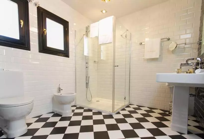 سوییت جونیور, Boutique Hotel La Madrugada