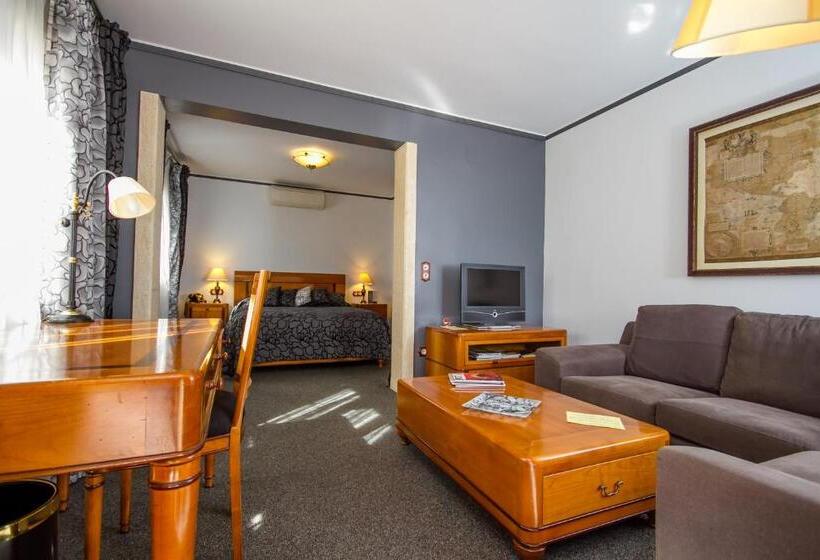 Полулюкс, Boutique Hotel La Madrugada