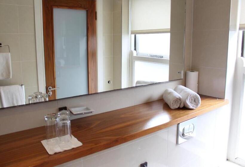 חדר סטנדרט, The Lombard Townhouse