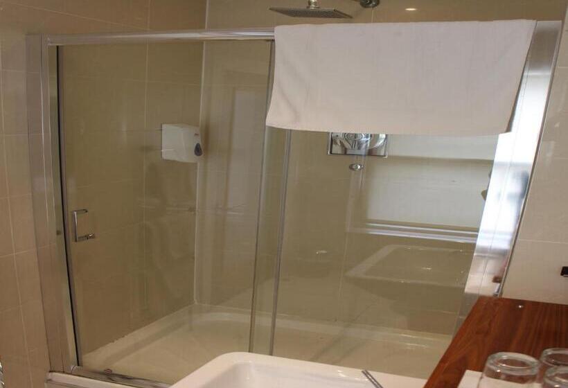 חדר סטנדרט לשלושה, The Lombard Townhouse