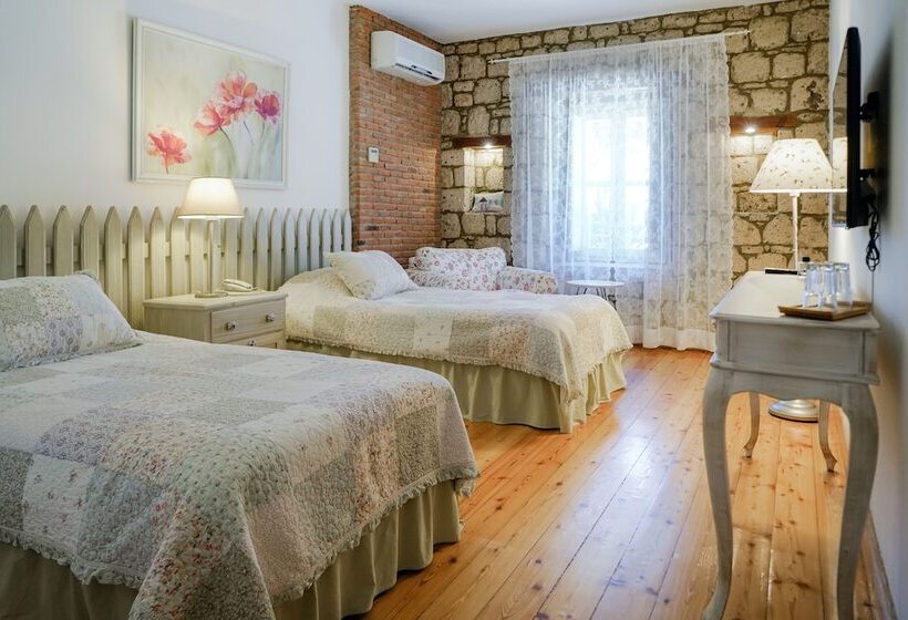 اتاق استاندارد, Cadde 75