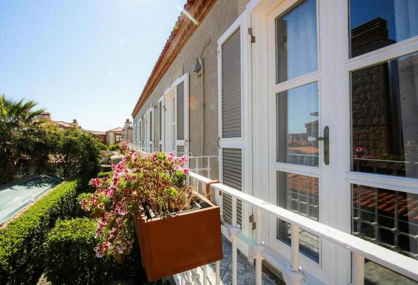 اتاق لوکس با تخت بزرگ, Cadde 75