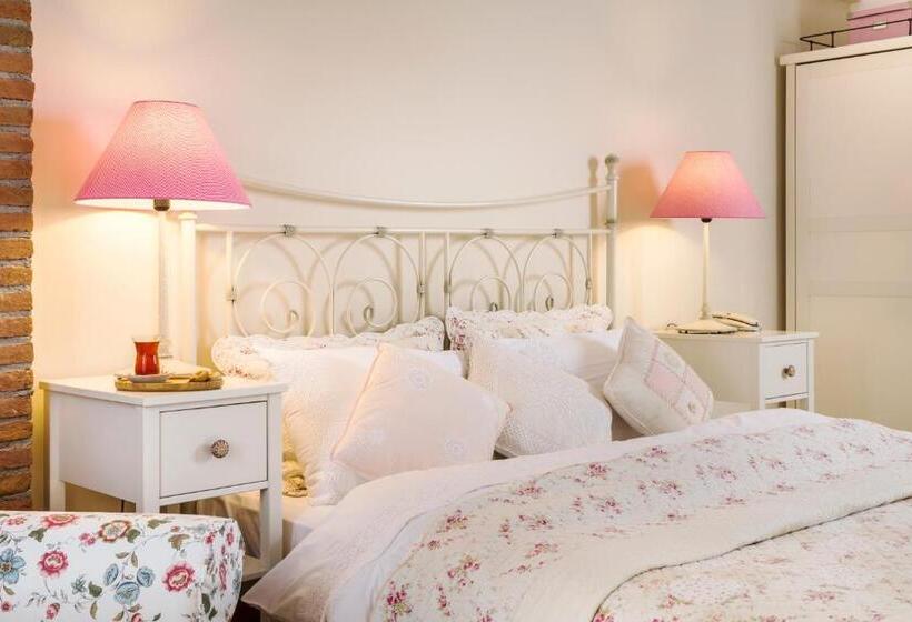 اتاق لوکس با تخت بزرگ, Cadde 75