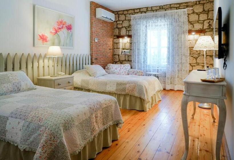 اتاق استاندارد, Cadde 75