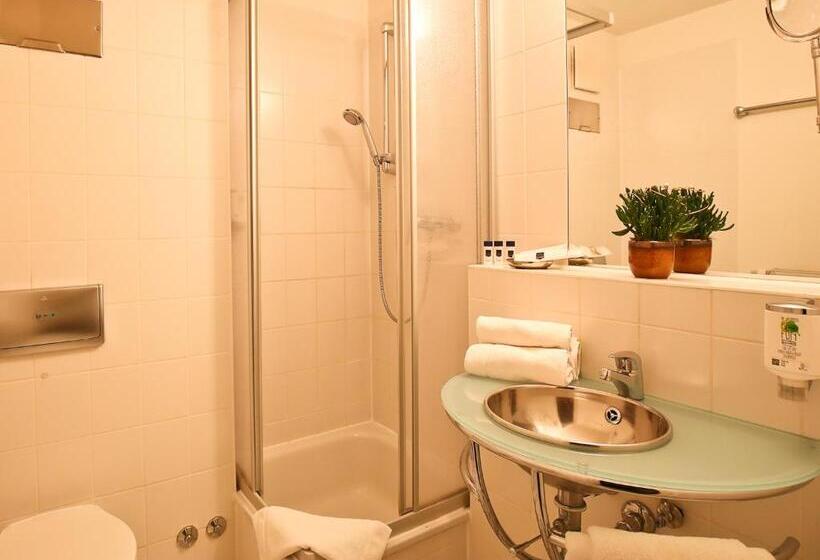 패밀리 룸, Check Inn Hotel Merseburg