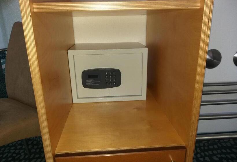 디럭스 룸, Check Inn Hotel Merseburg