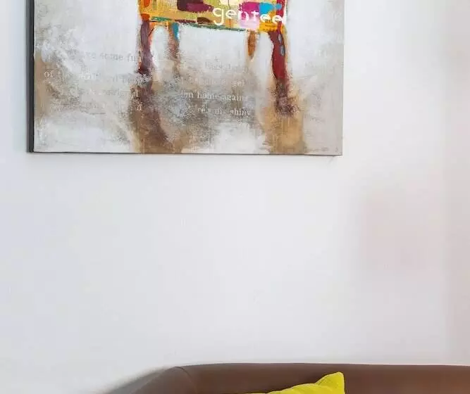 سوییت جونیور, Cool Sevilla